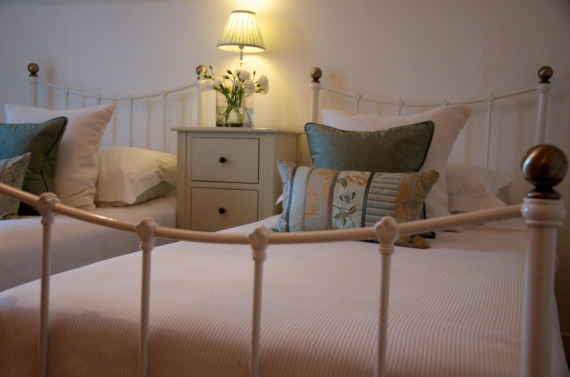 Onefifty Bed & Breakfast Cowes  Ngoại thất bức ảnh